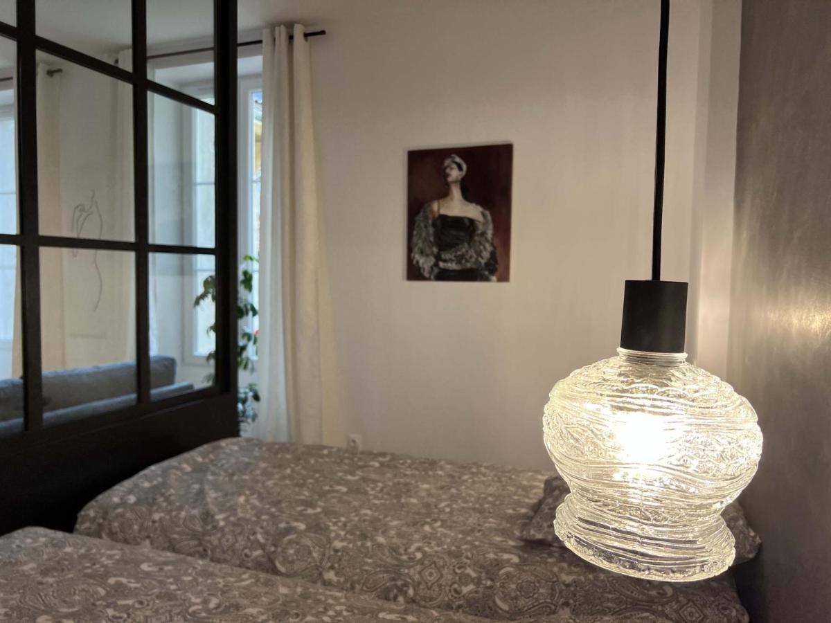 Bel Appartement Au Centre Du Vieux Joigny Eksteriør billede