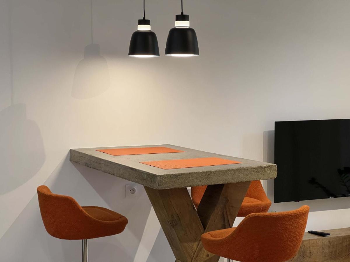 Bel Appartement Au Centre Du Vieux Joigny Eksteriør billede