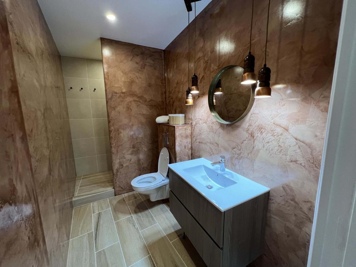 Bel Appartement Au Centre Du Vieux Joigny Eksteriør billede