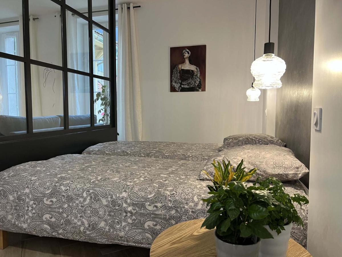 Bel Appartement Au Centre Du Vieux Joigny Eksteriør billede