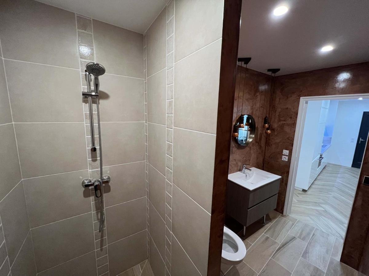 Bel Appartement Au Centre Du Vieux Joigny Eksteriør billede