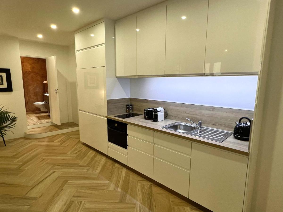 Bel Appartement Au Centre Du Vieux Joigny Eksteriør billede